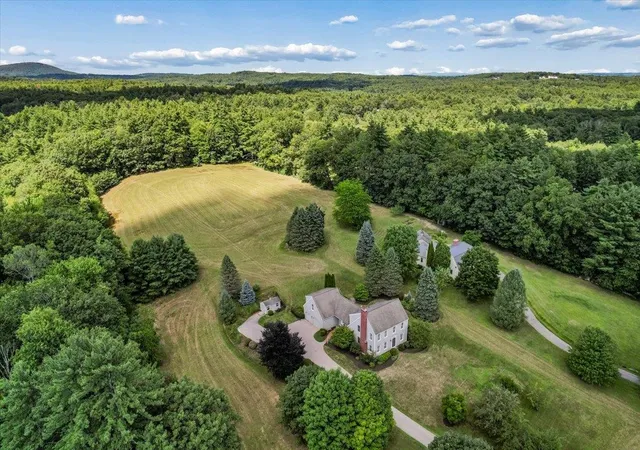 Photo 3 of Sale Pending at 343 N Amherst Rd, Bedford, NH 03110 | MLS# 5104308 | Listing updated on 2026-09-15