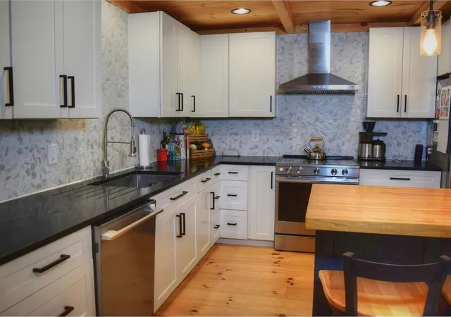Photo 3 of Sale Pending at 1555 Texas Hill Rd, Huntington, VT 05462 | MLS# 5104349 | Listing updated on 2026-08-31