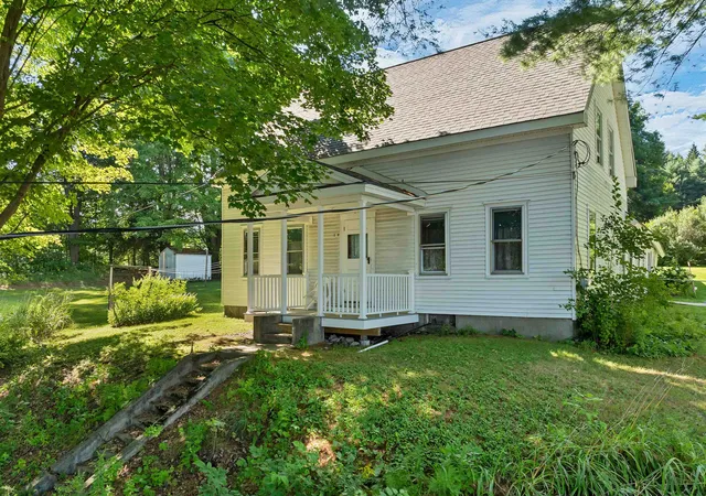 1st image of 169 E Main St, Tilton, NH 03276 | MLS# 5104353