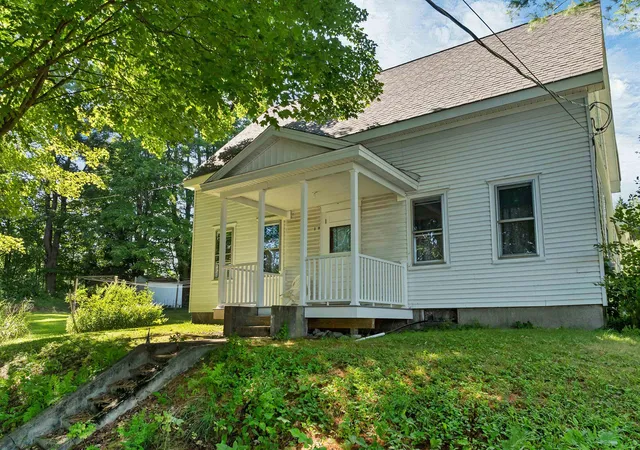 2nd image of 169 E Main St, Tilton, NH 03276 | MLS# 5104353