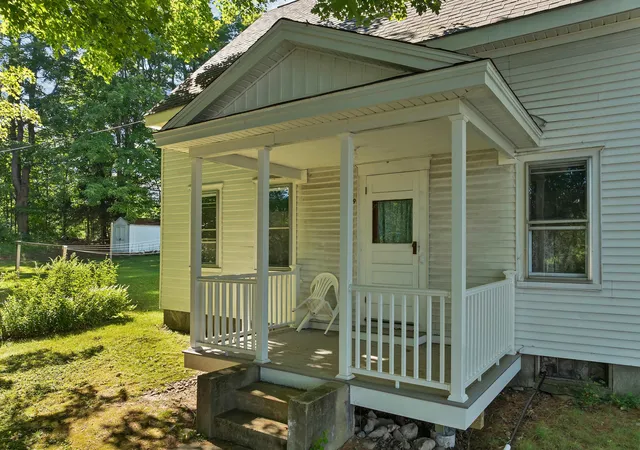 3rd image of 169 E Main St, Tilton, NH 03276 | MLS# 5104353