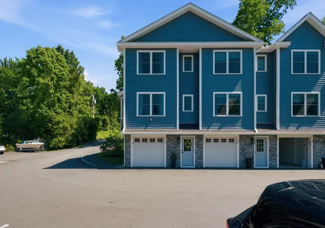 Photo 2 of Townhouse for sale at 32 Charter St #1, Exeter, NH 03833 | MLS# 5104365 | Listing updated on 2026-09-13
