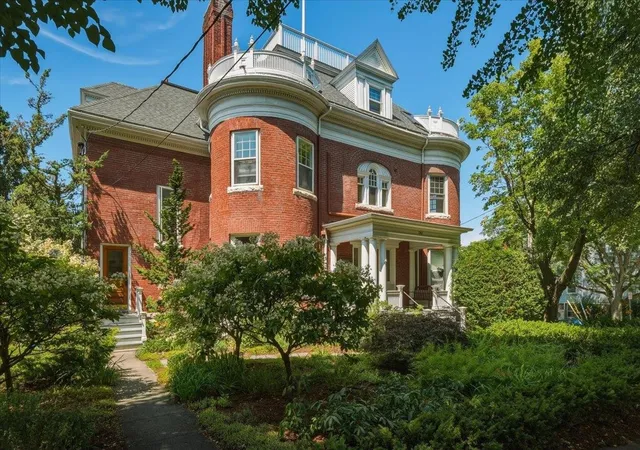 Photo 1 of Condo for sale at 283 South Union St, Burlington, VT 05401 | MLS# 5104366 | Listing updated on 2026-08-11