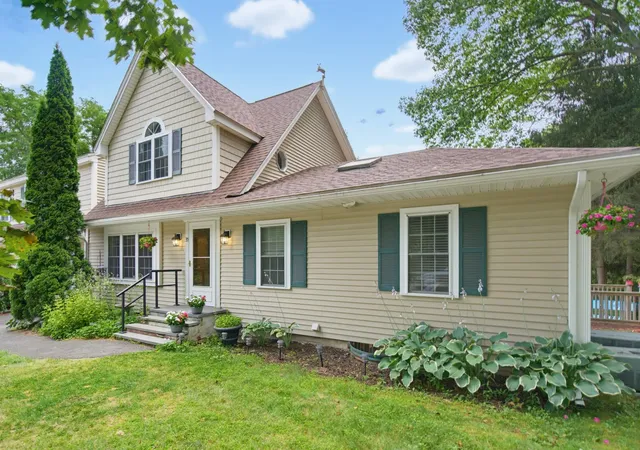 1st image of 35 Pleasant St, Newfields, NH 03856 | MLS# 5104367