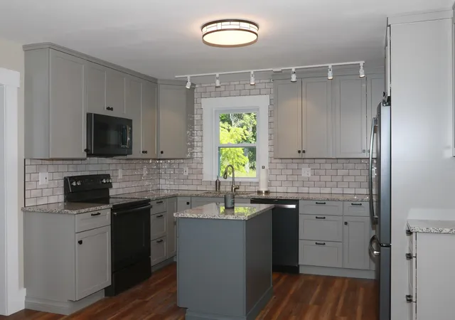 3rd image of 121 Chestnut St, Franklin, NH 03235 | MLS# 5104394