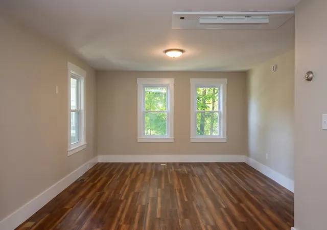 4th image of 121 Chestnut St, Franklin, NH 03235 | MLS# 5104394