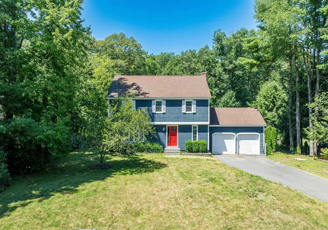 Photo 2 of Single family home for sale at 13 River Bend Dr, Kennebunk, ME 04043 | MLS# 5104409 | Listing updated on 2026-09-11