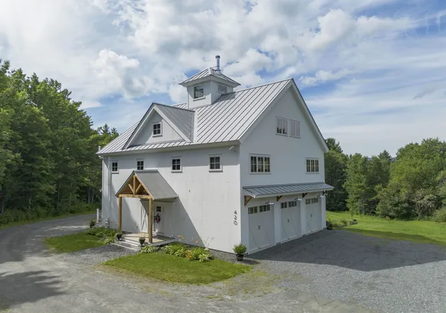 Single family home for sale at 420 Ray Hill Rd, Wilmington, VT 05363 | MLS# 5104414