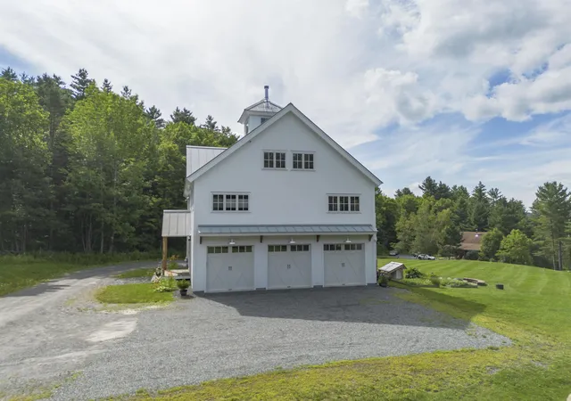 Photo 4 of Single family home for sale at 420 Ray Hill Rd, Wilmington, VT 05363 | MLS# 5104414 | Listing updated on 2026-09-09