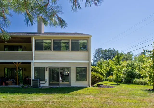 Photo 4 of Sale Pending at 64 Hampton Towne Estates Rd #64, Hampton, NH 03842 | MLS# 5104417 | Listing updated on 2026-08-18