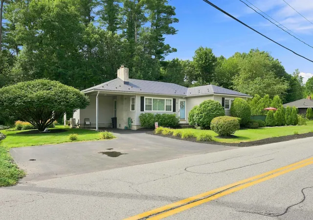 Photo 2 of Sale Pending at 33 Palomino Ln, Bedford, NH 03110 | MLS# 5104419 | Listing updated on 2026-08-18