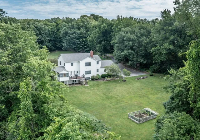 Photo 3 of Sale Pending at 171 Wildwood Ct, Shelburne, VT 05482 | MLS# 5104420 | Listing updated on 2026-08-17