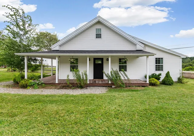 Photo 3 of Sale Pending at 3687 Oak Hill Rd, Williston, VT 05495 | MLS# 5104428 | Listing updated on 2026-08-17