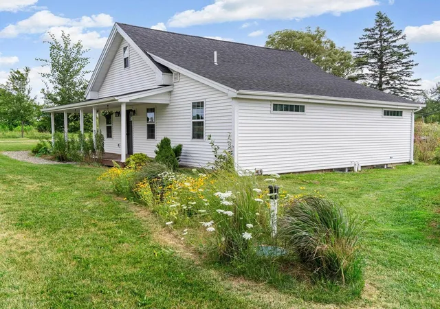 Photo 4 of Sale Pending at 3687 Oak Hill Rd, Williston, VT 05495 | MLS# 5104428 | Listing updated on 2026-08-17