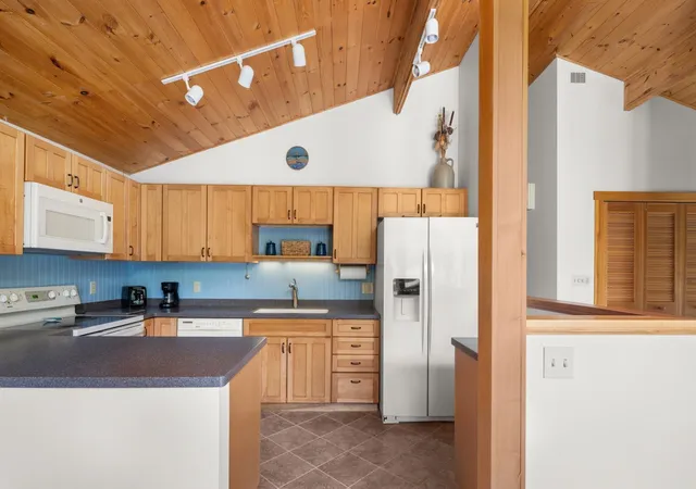 Photo 3 of Sale Pending at 715 Luce Hill Rd, Stowe, VT 05672 | MLS# 5104437 | Listing updated on 2026-08-19