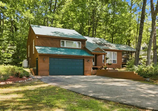 Photo 1 of Sale Pending at 169 Beechnut Dr, North Conway, NH 03860 | MLS# 5104445 | Listing updated on 2026-08-24