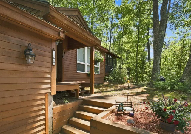 Photo 2 of Sale Pending at 169 Beechnut Dr, North Conway, NH 03860 | MLS# 5104445 | Listing updated on 2026-08-24