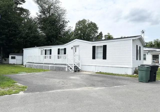 1st image of 16 Bradford Dr, Litchfield, NH 03052 | MLS# 5104446