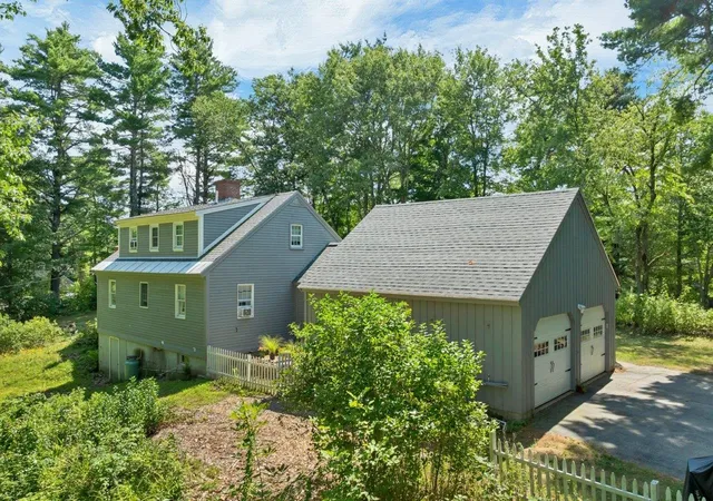 Photo 3 of Single family home for sale at 98 Lyford Rd, Brookfield, NH 03872 | MLS# 5104449 | Listing updated on 2026-08-22
