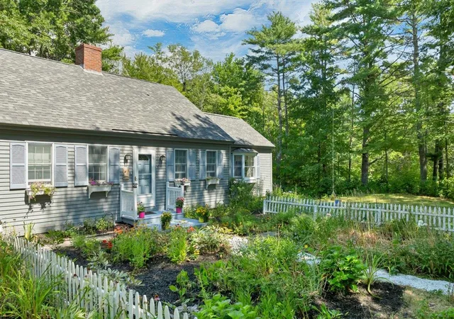 Photo 3 of Single family home for sale at 98 Lyford Rd, Brookfield, NH 03872 | MLS# 5104449 | Listing updated on 2026-08-22
