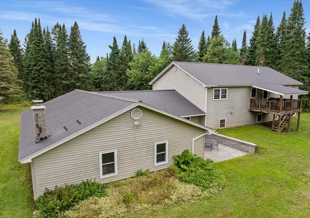 Photo 4 of Single family home for sale at 29 Pine Tree Cir, Pittsburg, NH 03592 | MLS# 5104458 | Listing updated on 2026-10-11