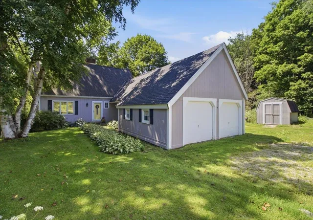 Photo 3 of Single family home for sale at 21 Russett Dr, Bennington, VT 05201 | MLS# 5104474 | Listing updated on 2026-09-11