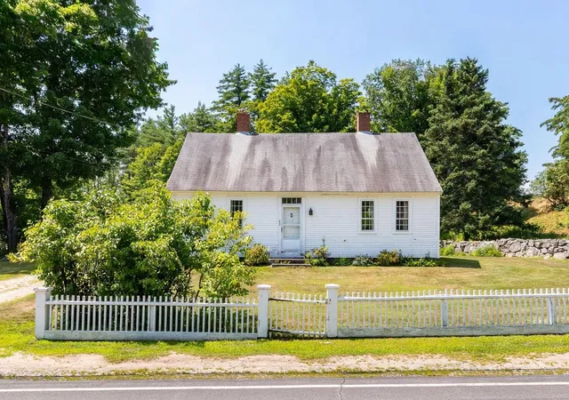 Photo 1 of Single family home for sale at 49 Main St, Center Sandwich, NH 03227 | MLS# 5104476 | Listing updated on 2026-08-27