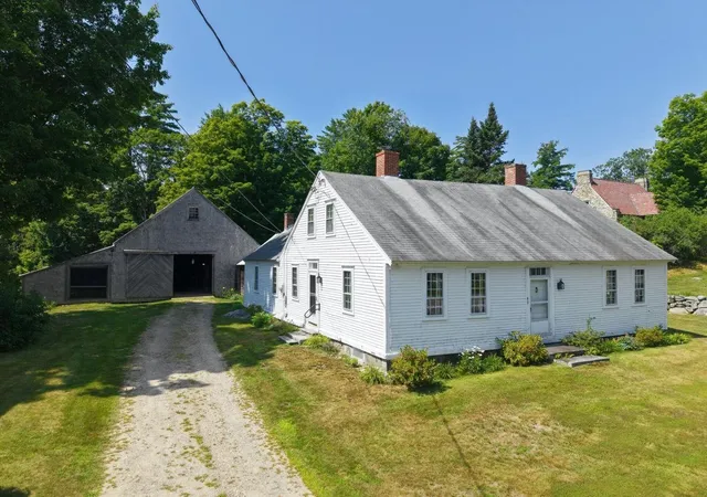 Photo 3 of Single family home for sale at 49 Main St, Center Sandwich, NH 03227 | MLS# 5104476 | Listing updated on 2026-08-27