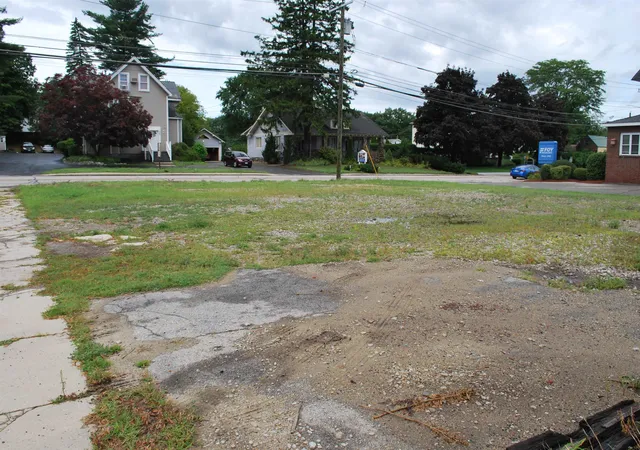 2nd image of 352 354 Main St, Nashua, NH 03060 | MLS# 5104482