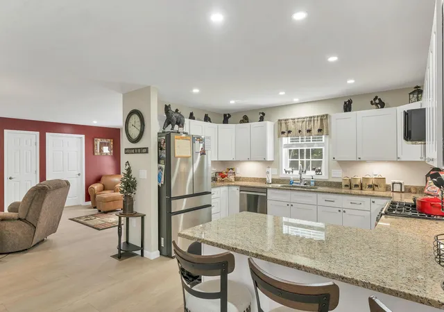 Photo 3 of Single family home for sale at 92 Old Prescott Hill Rd, Laconia, NH 03246 | MLS# 5104504 | Listing updated on 2026-08-12