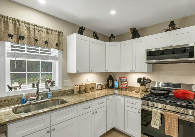 Photo 4 of Single family home for sale at 92 Old Prescott Hill Rd, Laconia, NH 03246 | MLS# 5104504 | Listing updated on 2026-08-12