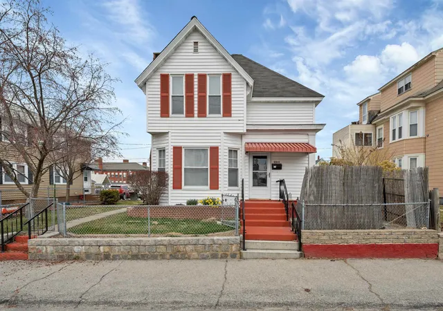 2nd image of 636 Summer St, Manchester, NH 03103 | MLS# 5104512