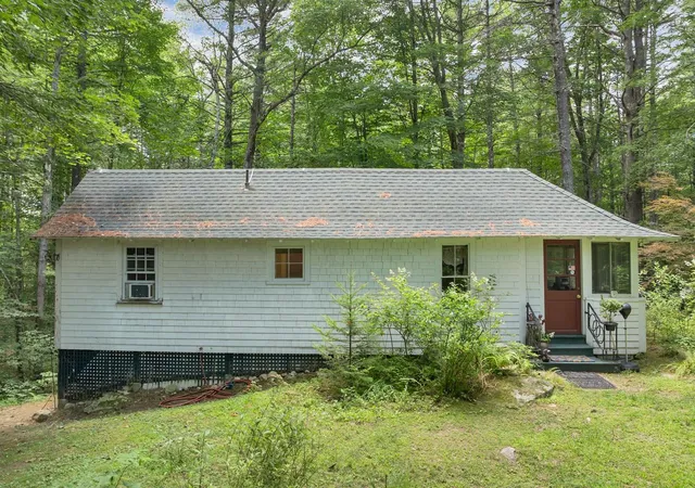 Photo 3 of Single family home for sale at 6 Kehonka Hill Rd, Wolfeboro, NH 03894 | MLS# 5104513 | Listing updated on 2026-09-10