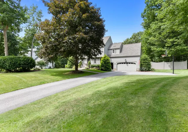 2nd image of 19 Buttonwood Dr, Derry, NH 03038 | MLS# 5104520