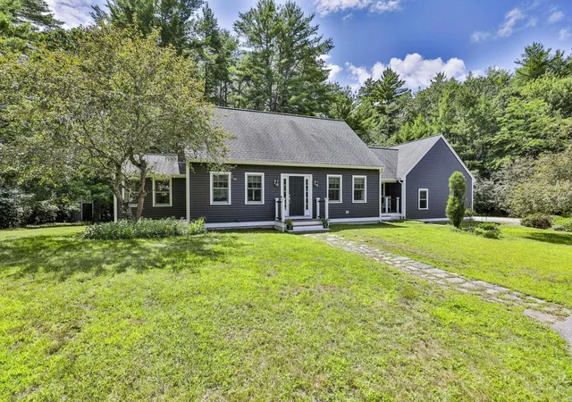 Photo 2 of Sale Pending at 54b Oak Hill Rd, Brookline, NH 03033 | MLS# 5104529 | Listing updated on 2026-08-25