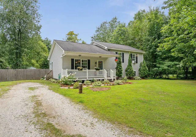 Photo 3 of Single family home for sale at 61 Ila Ln, Highgate, VT 05459 | MLS# 5104547 | Listing updated on 2026-09-14