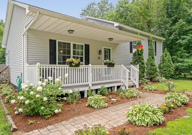 Photo 4 of Single family home for sale at 61 Ila Ln, Highgate, VT 05459 | MLS# 5104547 | Listing updated on 2026-09-14