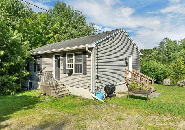 Photo 3 of Single family home for sale at 169 Gilsum St, Keene, NH 03431 | MLS# 5104549 | Listing updated on 2026-08-19