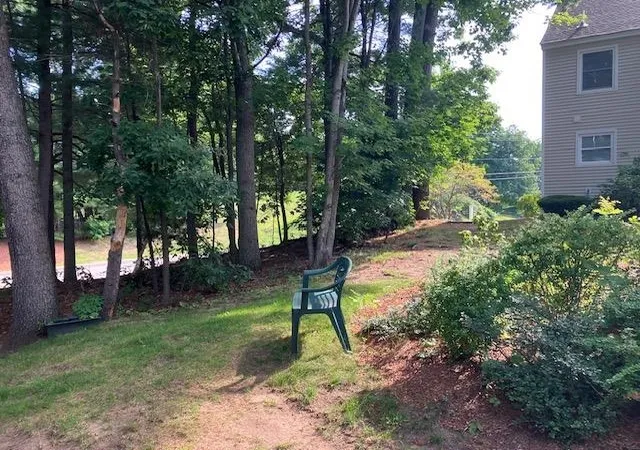 Photo 3 of Sale Pending at 4 Abinger Wy, Nashua, NH 03063 | MLS# 5104550 | Listing updated on 2026-08-24