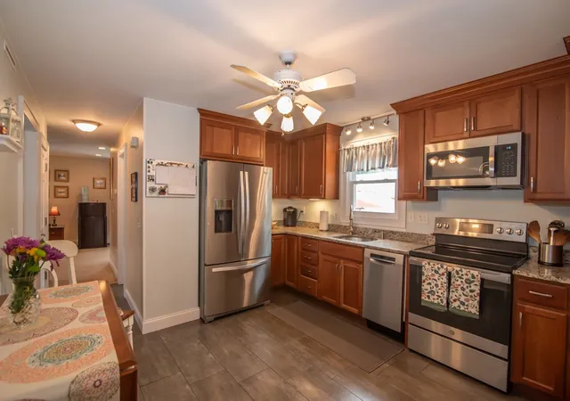 Photo 3 of Sale Pending at 94 Blackstone St, Manchester, NH 03103 | MLS# 5104552 | Listing updated on 2026-08-19