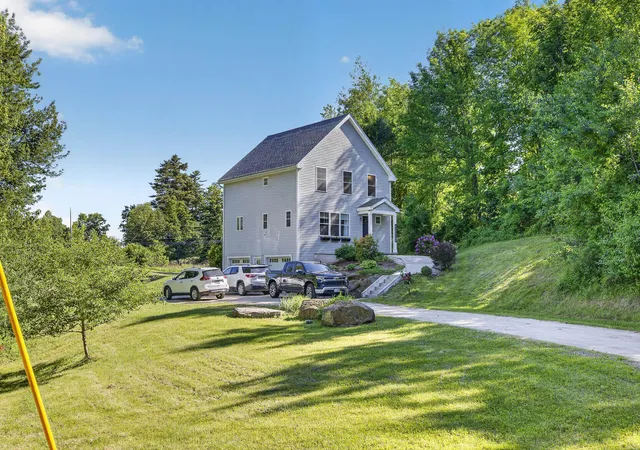 3rd image of 51 Old Turnpike Rd, Northwood, NH 03261 | MLS# 5104600