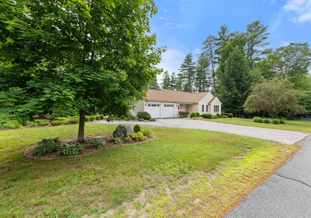 Photo 3 of Single family home for sale at 300 Mill Brook Rd, Thornton, NH 03285 | MLS# 5104602 | Listing updated on 2026-10-06