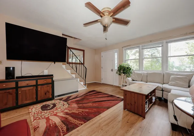 4th image of 9 Pine Isle Dr #B, Derry, NH 03038 | MLS# 5104604