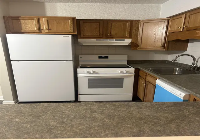 2nd image of 16b Mercury Dr #B, Londonderry, NH 03053 | MLS# 5104638