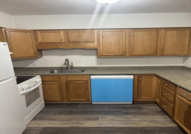 Photo 3 of Sale Pending at 16B Mercury Dr #B, Londonderry, NH 03053 | MLS# 5104638 | Listing updated on 2026-09-21