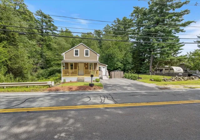 Photo 3 of Sale Pending at 122 N Main St, Salem, NH 03079 | MLS# 5104644 | Listing updated on 2026-08-18