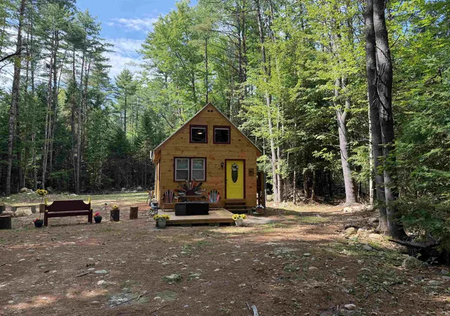 2nd image of 8 Swiftwater Cir, Woodsville, NH 03785 | MLS# 5104650