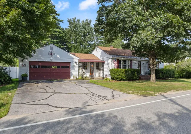 1st image of 19 Cross Rd, Rochester, NH 03868 | MLS# 5104669