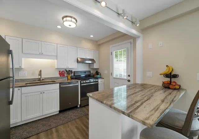 Photo 3 of Single family home for sale at 415 High St #1, Hampton, NH 03842 | MLS# 5104672 | Listing updated on 2026-09-30