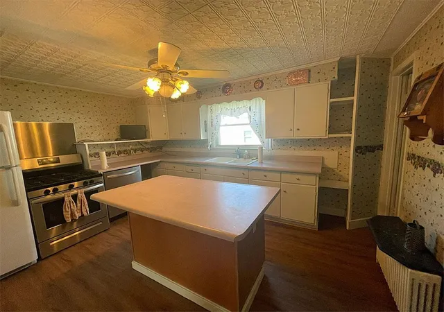 Photo 4 of Single family home for sale at 43 Howe St, Rutland, VT 05701 | MLS# 5104673 | Listing updated on 2026-09-14